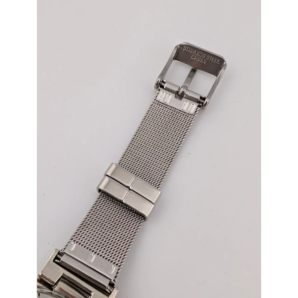 Women's Watch 34mm‎ Case Silver Tone Mesh Metal Band Diamond Accent- New Battery